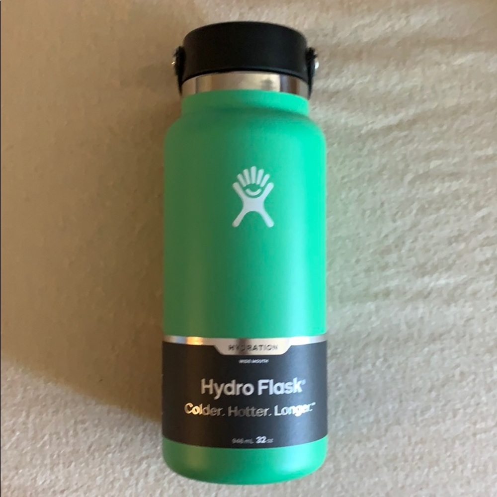 NEW UNUSED 32 OZ. Spearmint Hydroflask